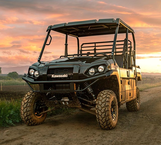Image of 2024 MULE PRO-FXT 1000 LE in action