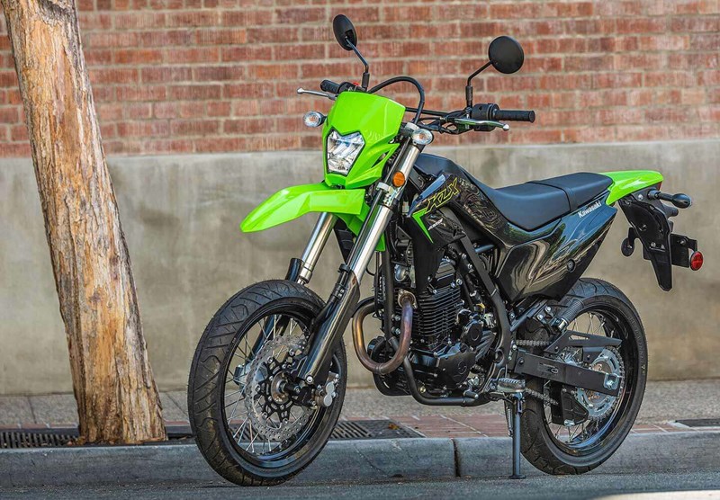 SUPERMOTO-TUNED PERFORMANCE